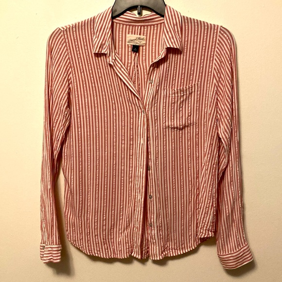 Universal Thread button down - Picture 1 of 5